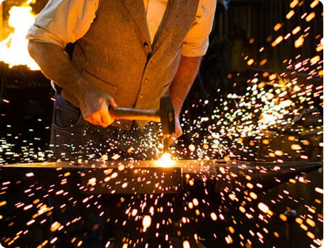 Molten metal pouring during jewelry casting