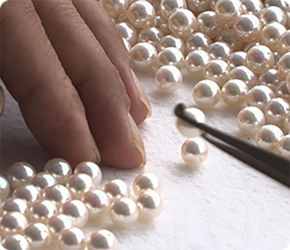 Custom pearl jewelry