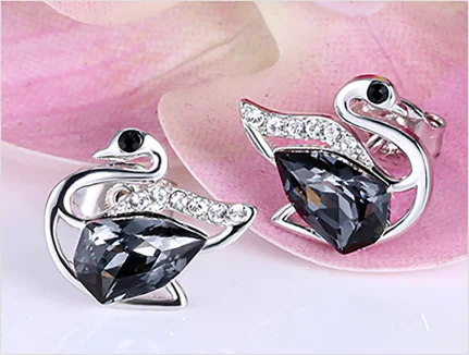 Hoop earrings collection