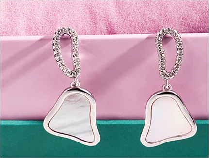 Drop earrings collection
