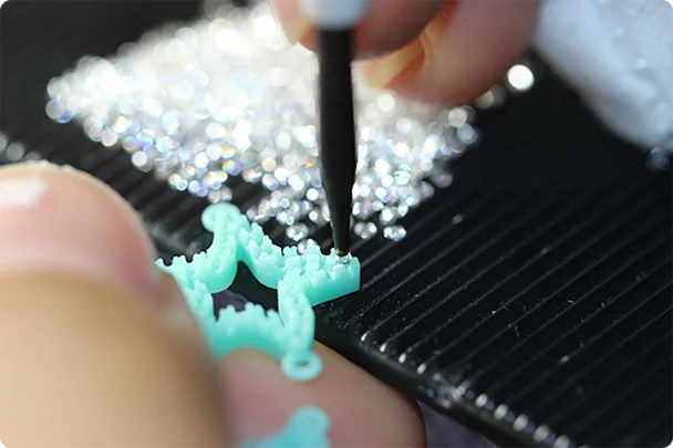 Earring stone setting craftsmanship